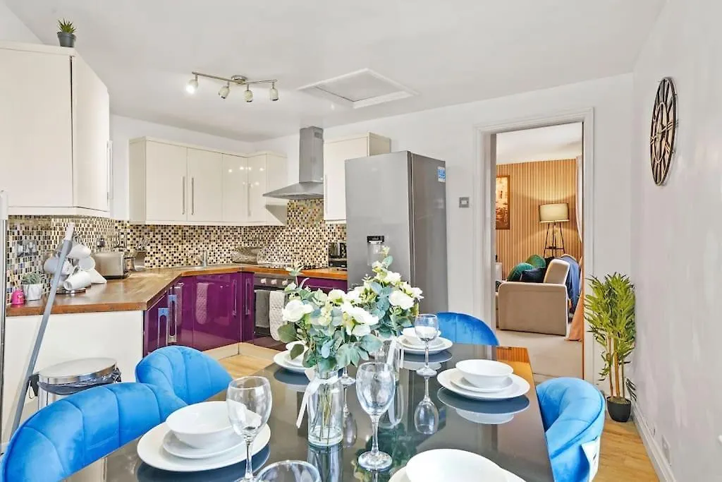 The Penthouse On Bristols Iconic Harbourside Apartment 0*, Bristol United Kingdom